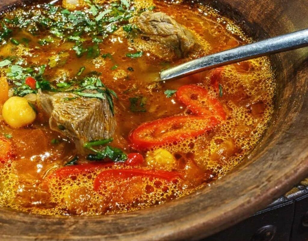 Cine NU are voie la mielul de Paște: Avertismentul medicilor din România