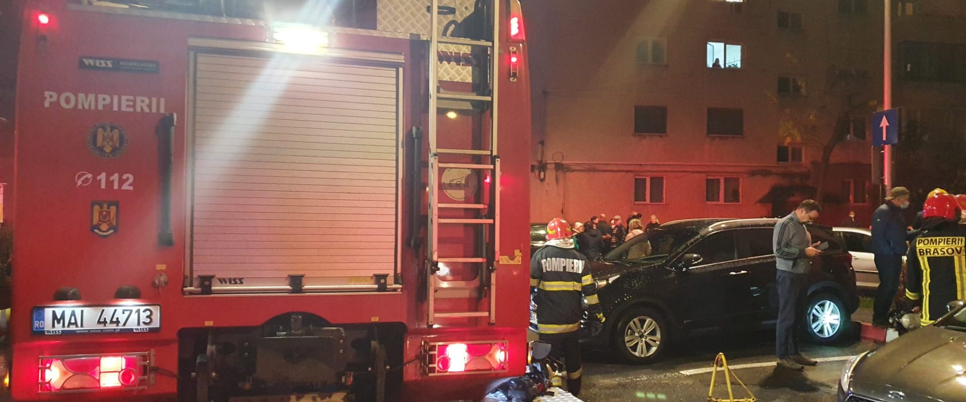 Incendiu la Brașov: 25 de persoane, evacuate dintr-un apartament