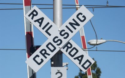 Autoturism autonom, escapadă la calea ferată: Anchetă după incident