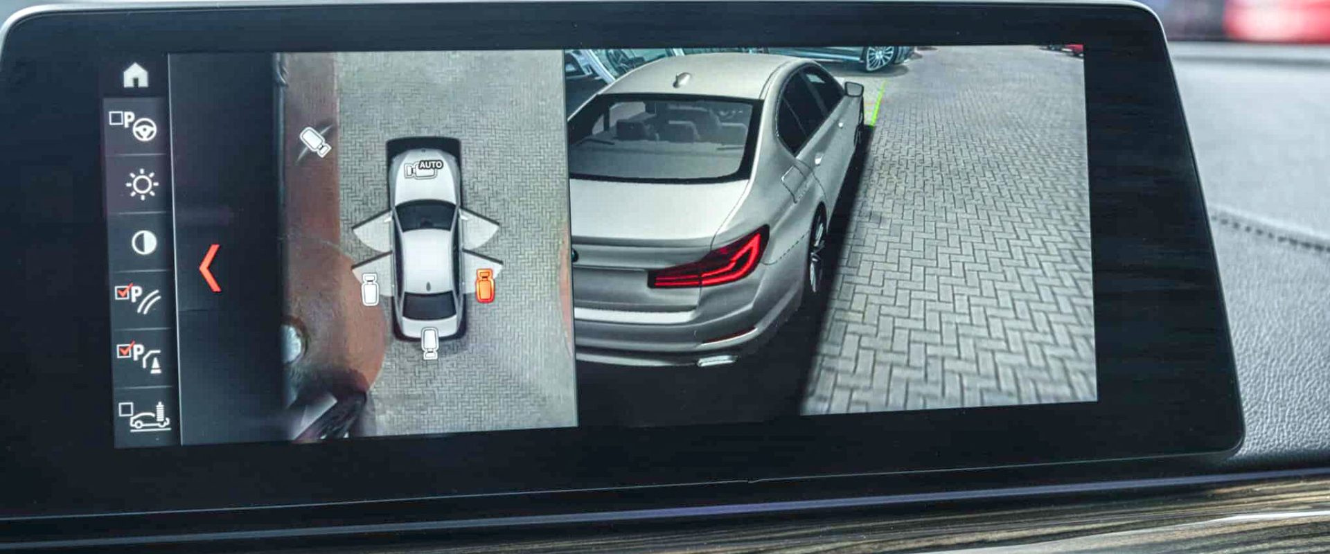 Imaginea camerelor auto 360 de grade încețoșată nu indică întotdeauna o defecțiune