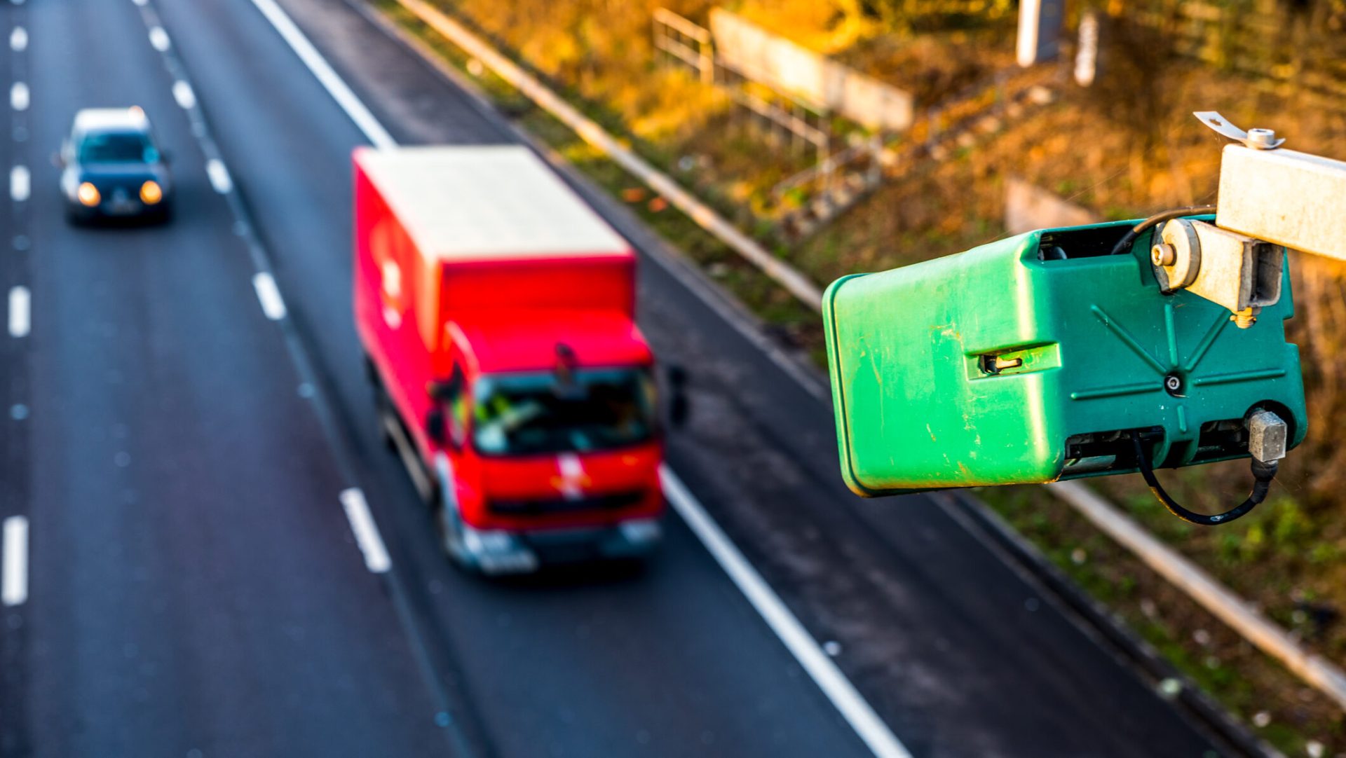 Radare cu AI în Europa: Camerele spionează interiorul mașinii