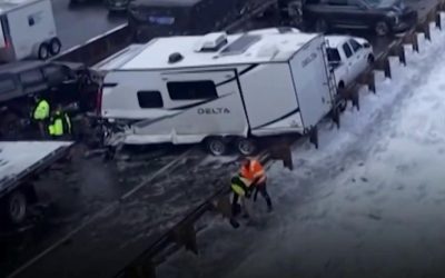 Carambol uriaș pe autostradă: Peste 70 de mașini, implicate în accident