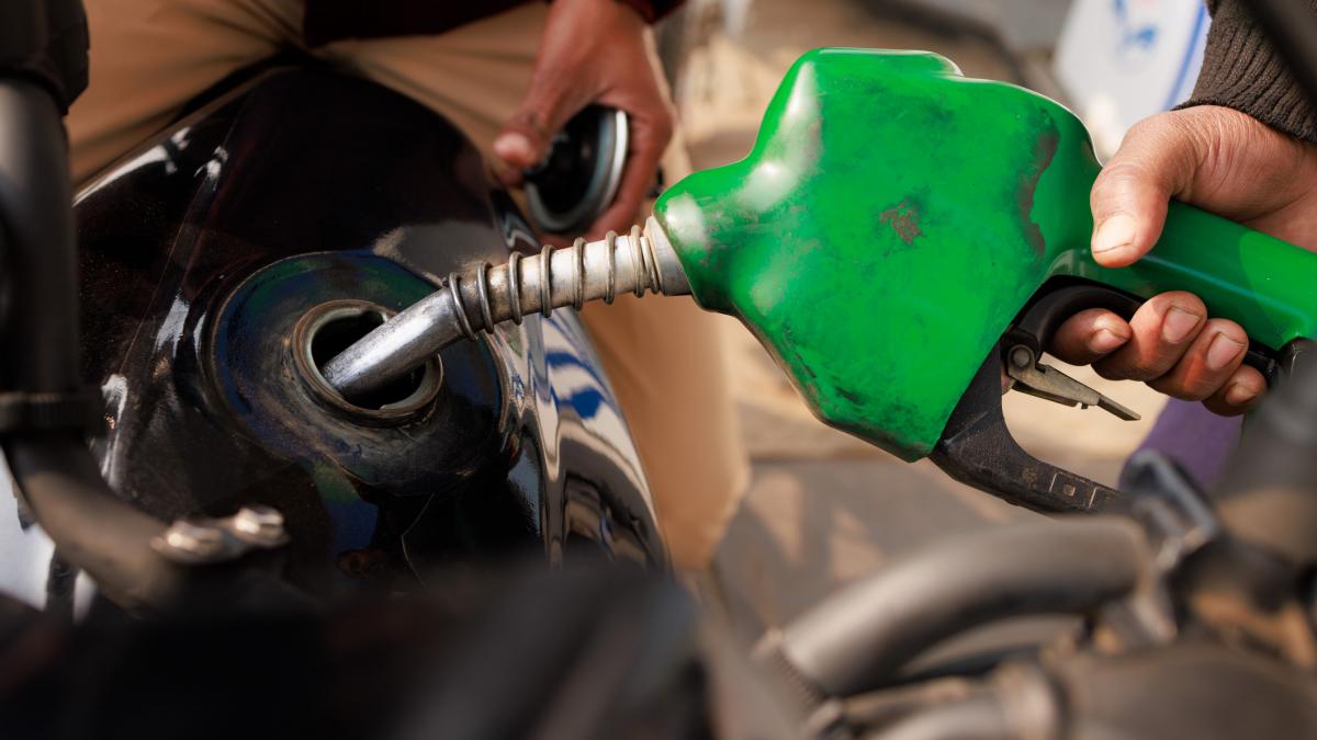 Benzina, SUB 8 lei litrul! Motorina, la rândul ei, s-a ieftinit