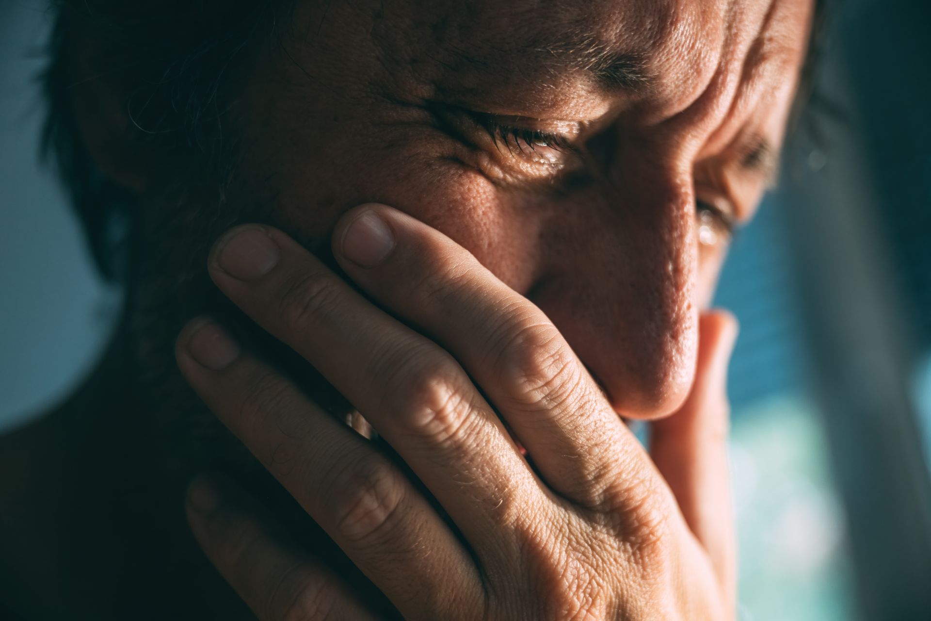 Cât de mult plângem, de fapt? Un studiu ne oferă cifre surprinzătoare Deși mulți dintre noi asociem plânsul cu o eliberare emoțională, cercetările științifice pe această temă sunt relativ puține