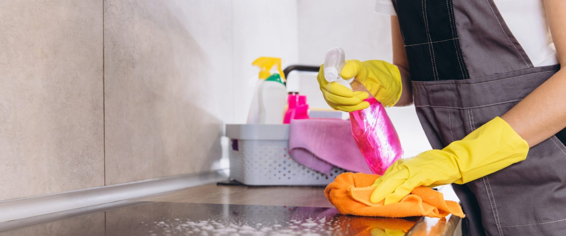 Curățenia obsesivă, semn de frică și anxietate, spun psihologii