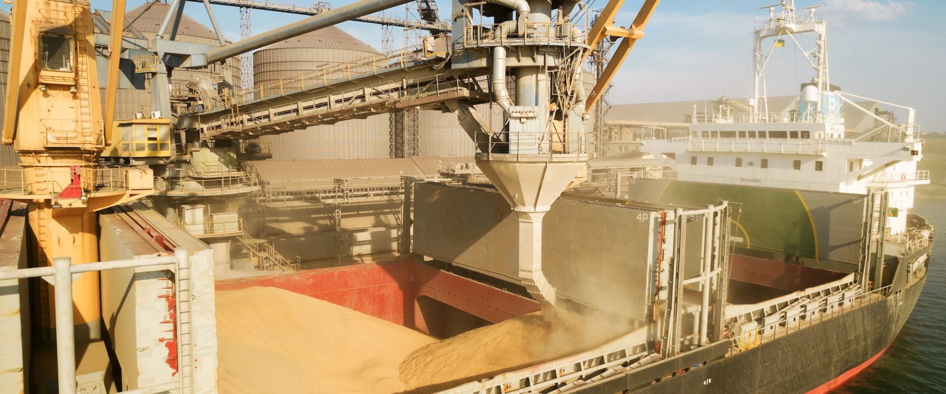 Cât au câștigat fermierii din România anul trecut de pe urma cerealelor