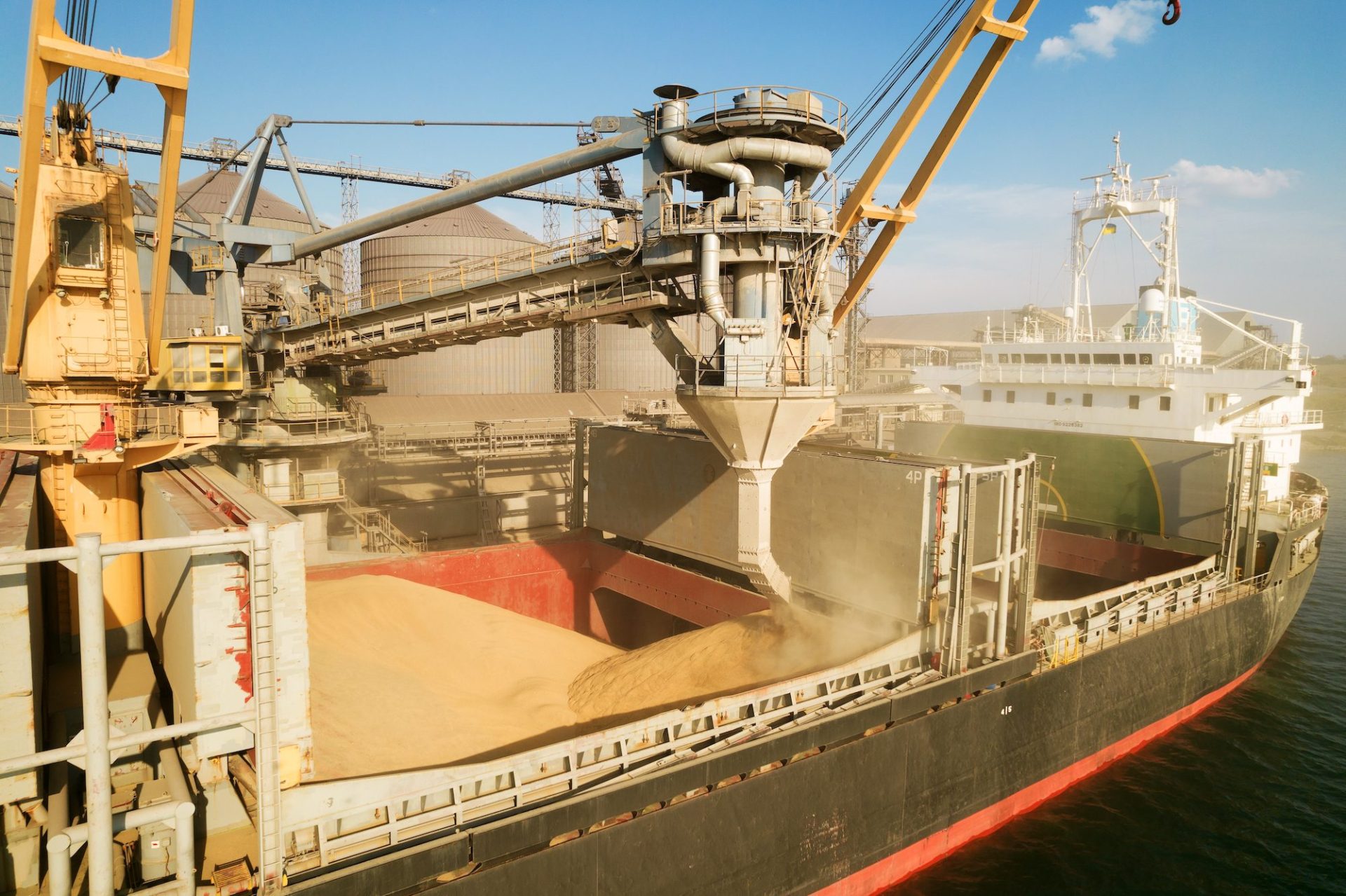 Cât au câștigat fermierii din România anul trecut de pe urma cerealelor
