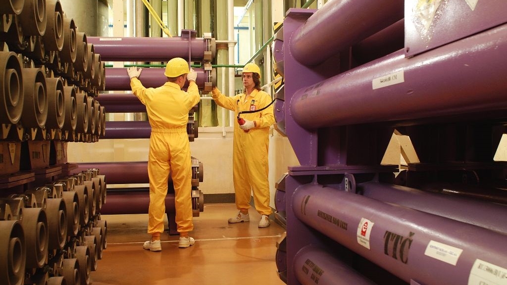 UE, complot nuclear secret? Rușii acuză pregătiri masive pentru arme