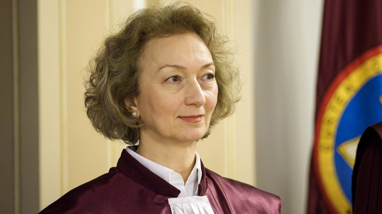 Populismul și rețelele, pericol pentru democrația din România, avertizează șefa CCR