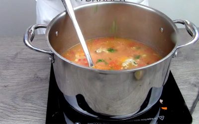 Atenție, gurmanzi! Condimentul SECRET care strică ciorba de curcan