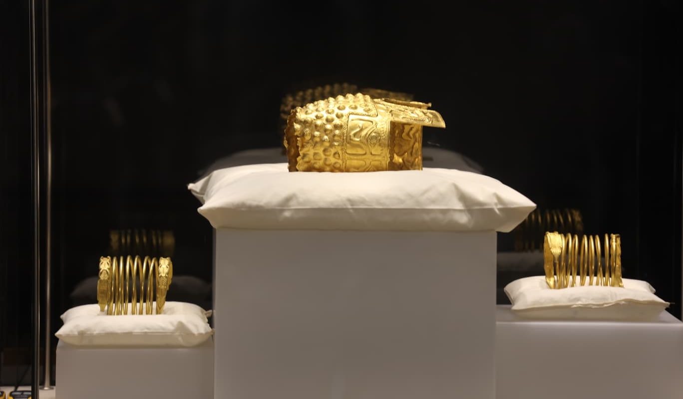 Coiful de la Coțofenești și brățările dacice, expuse la București!