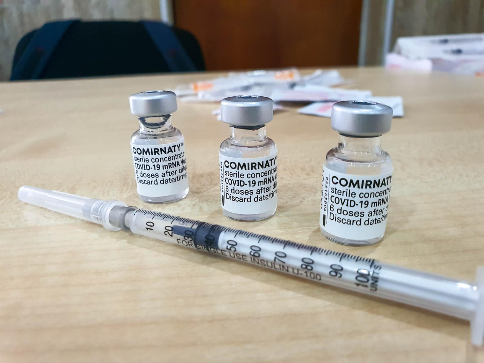 România, obligată de un tribunal belgian să plătească miliarde de lei pentru vaccinurile anti-COVID Tribunalul de Primă Instanță Francofon din Bruxelles a emis o decizie prin care obligă România să achite peste 3 miliarde de lei către companiile Pfizer și BioNTech