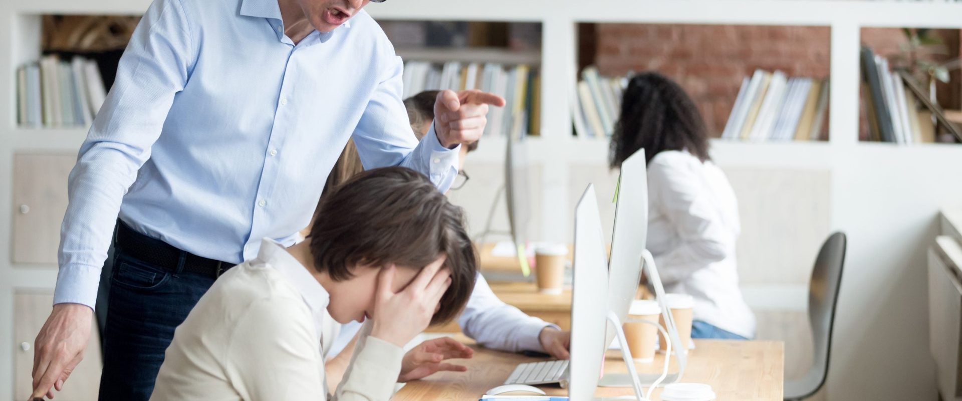 De la birou direct în întuneric: Deconectarea senzorială, noua terapie