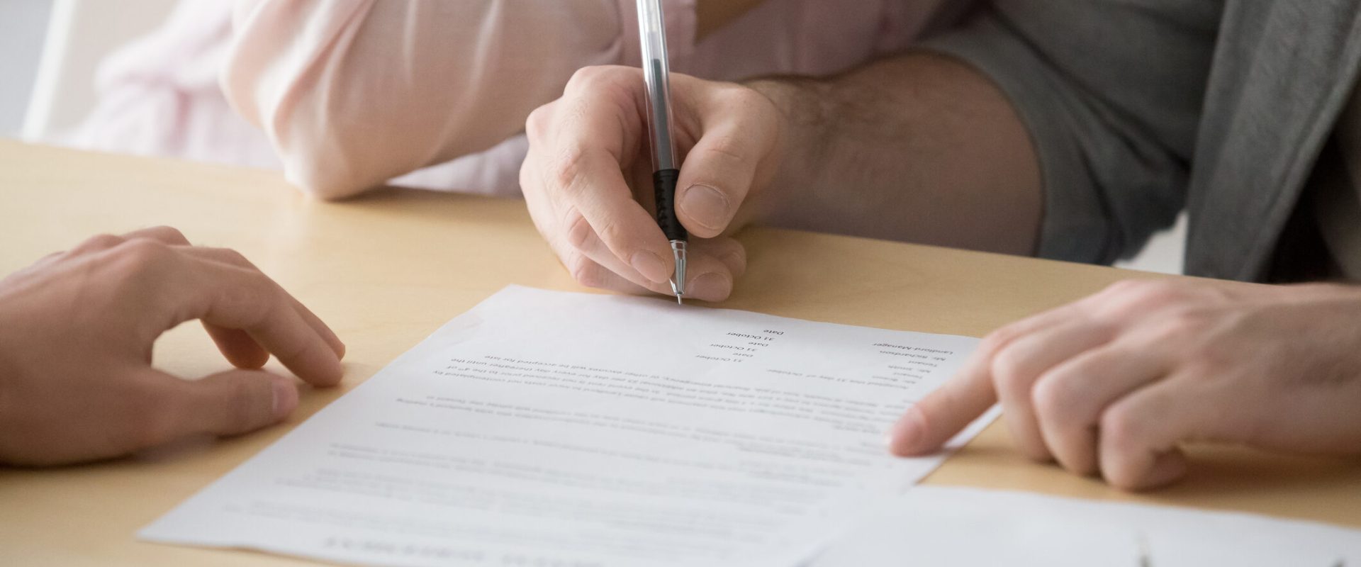 Acte obligatorii pentru vânzarea unei case în 2026: Ghidul complet!