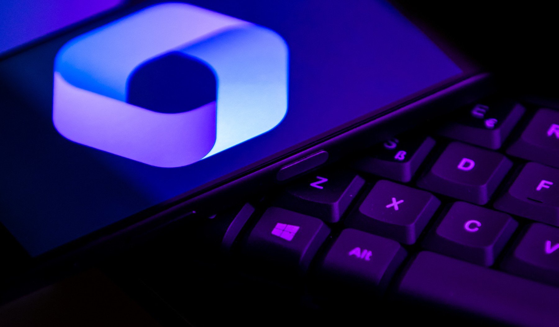 Microsoft a lansat o actualizare importantă pentru Copilot în Windows 11, promițând o experiență mai rapidă, dar cu un impact semnificativ asupra performanței sistemului