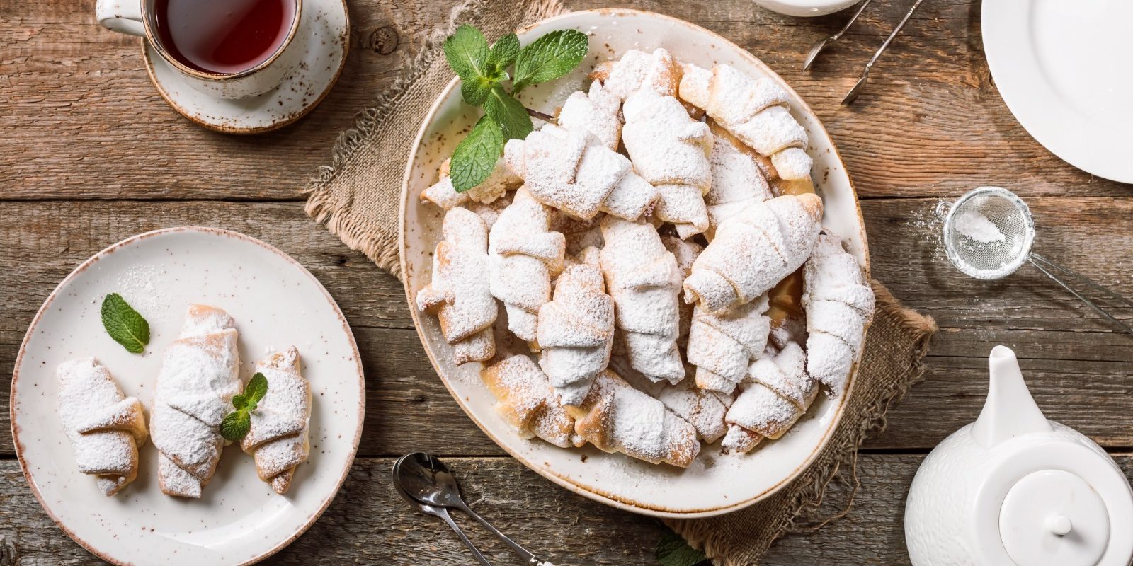 Cornulețe Hochland Creme, ispititoare: Rețeta perfectă pentru un deliciu fraged