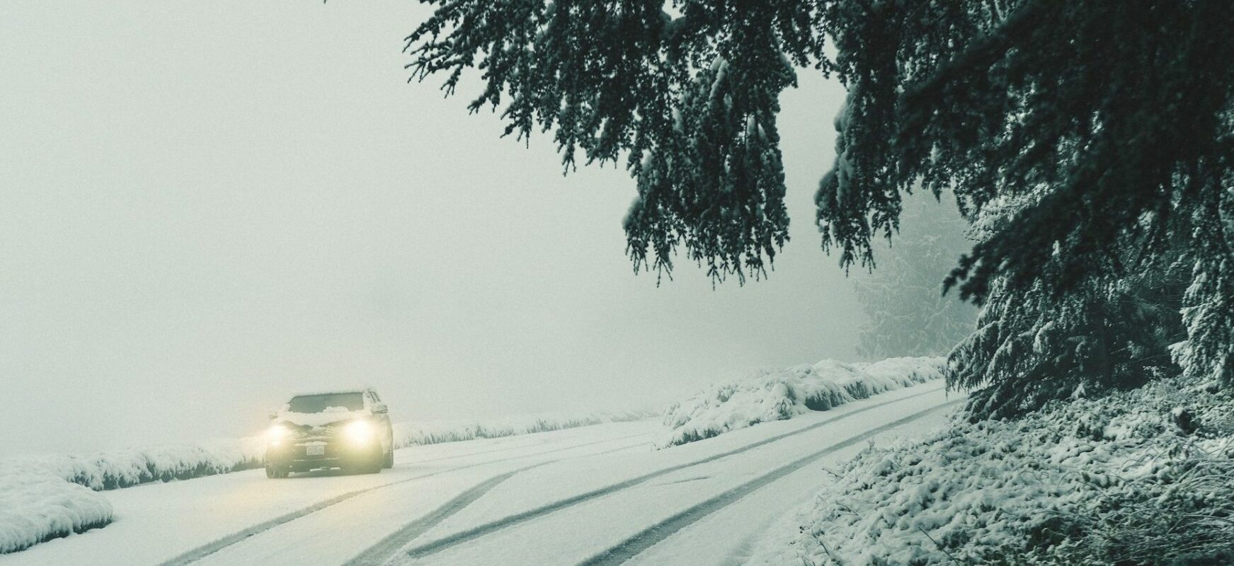 Ninsori în Pasul Prislop: DN18, blocat! Județul Suceava, izolat?