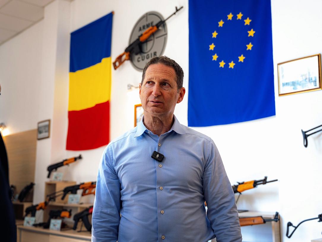 Șeful Sig Sauer, în România: Negocieri secrete cu firmele românești