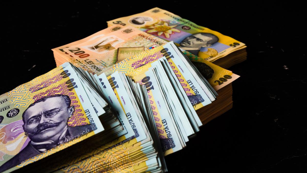 Salariile bugetarilor, recalculate: Manole introduce un prag minim de 4.000 lei