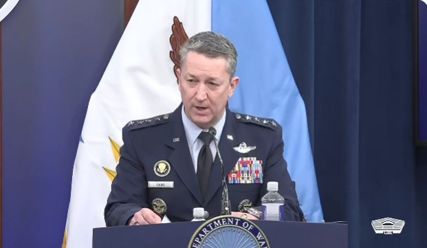 SUA amenință cu forța navele care încalcă blocada Iranului, monitorizează sprijinul material