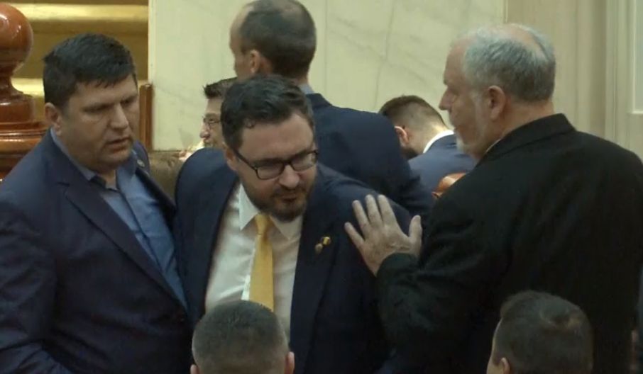 Bătaie în AUR: Deputatul Dan Tănasă, victima unui coleg. Război pe bani și funcții? (VIDEO)