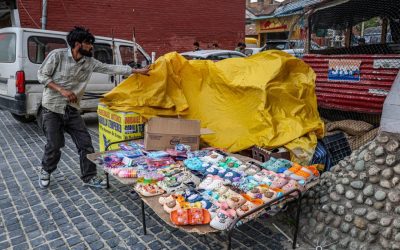 De ce localnici din Kashmir donează AUR și bani pentru Iran