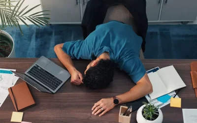 Angajat a dat în judecată compania: 827 de zile de concediu neplătite, despăgubiri uriașe