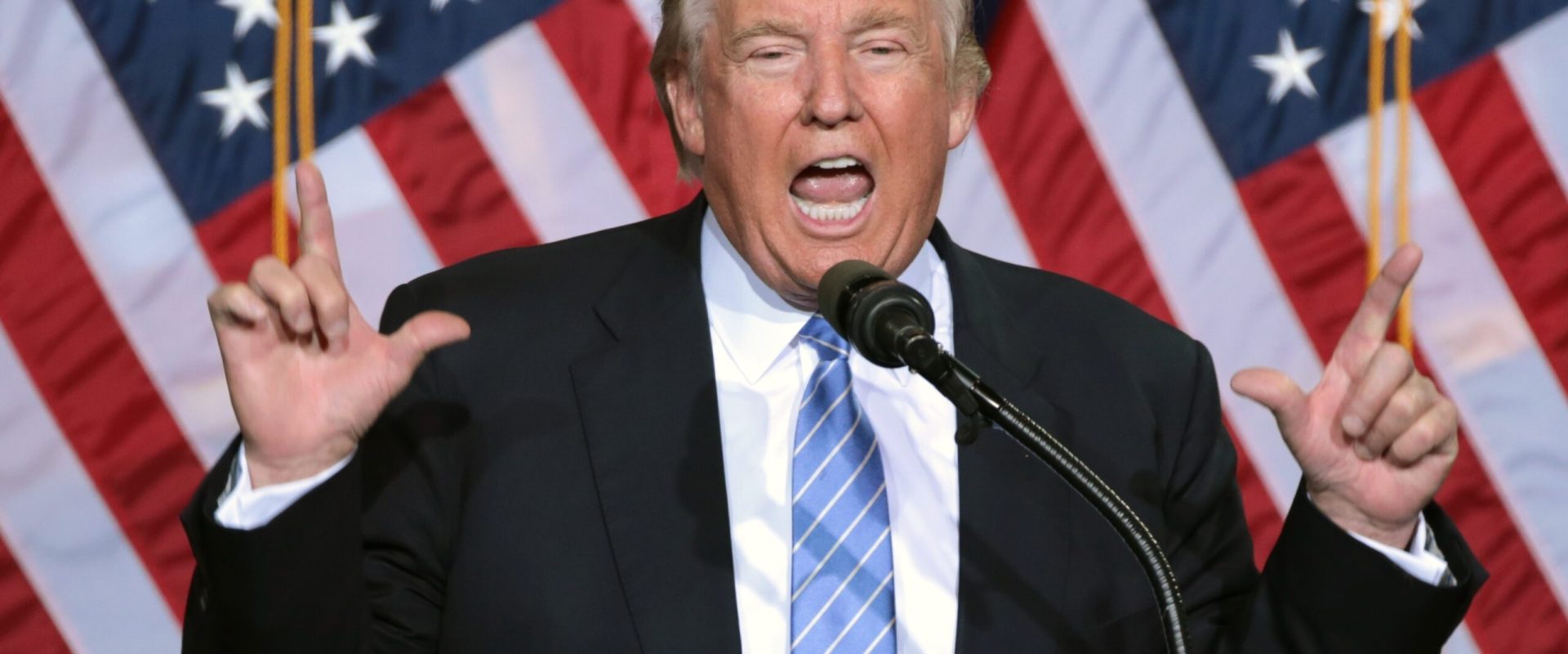 Donald Trump, scandal cu AI: A șters poza în „rolul de Mesia”