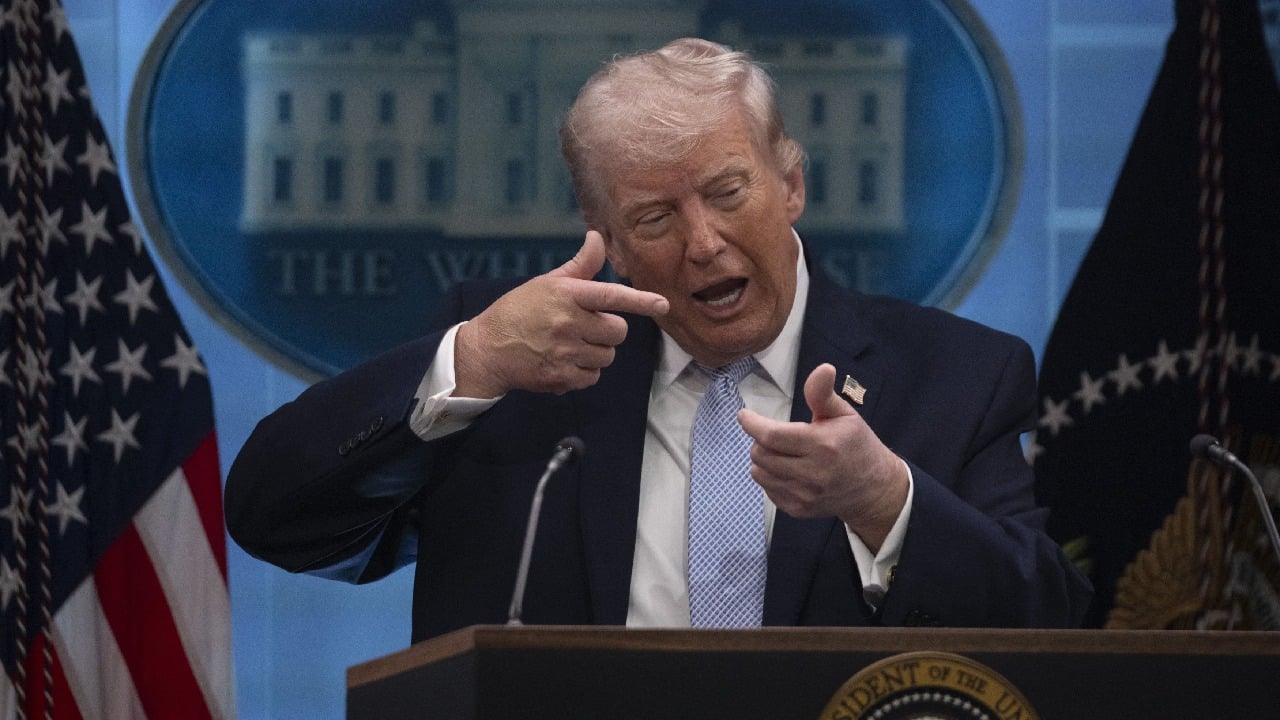 Trump, avertisment pentru Iran: „Nu aveți cărți bune”, ca lui Zelenski, înainte de negocieri