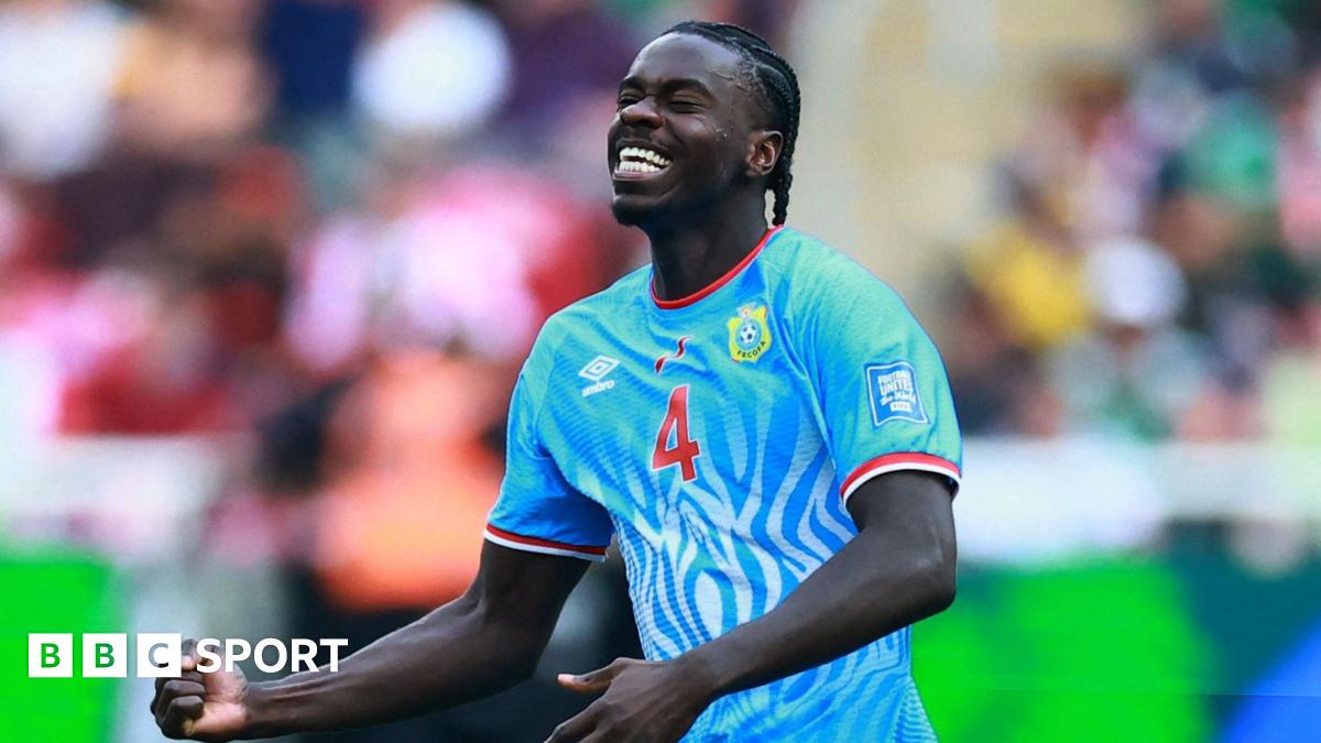 Republica Democrată Congo, victorie dramatică în fața Jamaicăi Echipa de fotbal a Republicii Democrate Congo a învins selecționata Jamaicăi într-un meci tensionat din cadrul play-off-ului intercontinental FIFA, asigurându-și un loc în turul următor