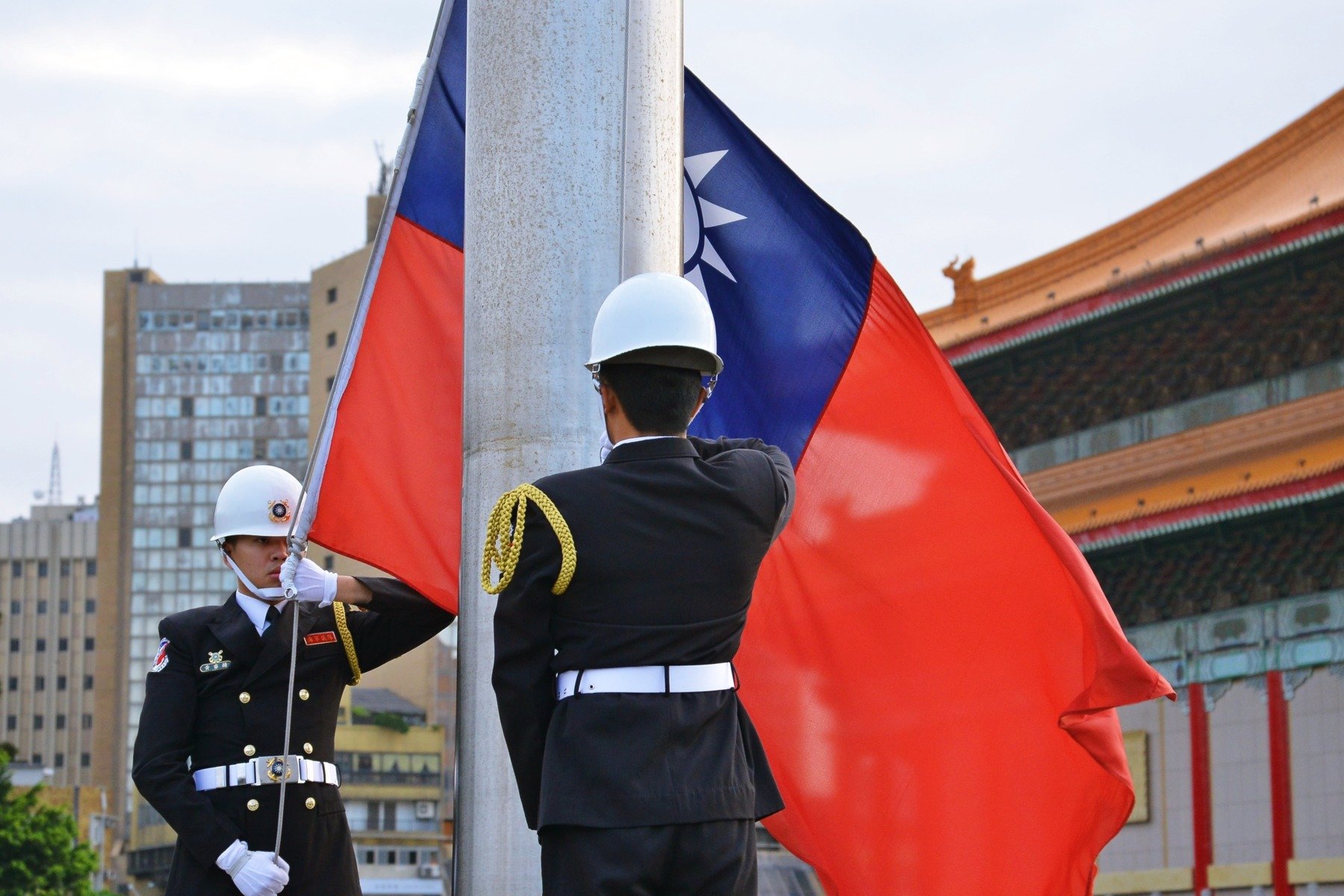Zece taiwanezi, inclusiv militari, spionau pentru Beijing