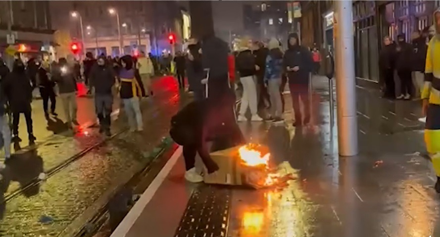 Armata în Irlanda: Guvernul trimite trupe pentru a debloca drumurile și centralele