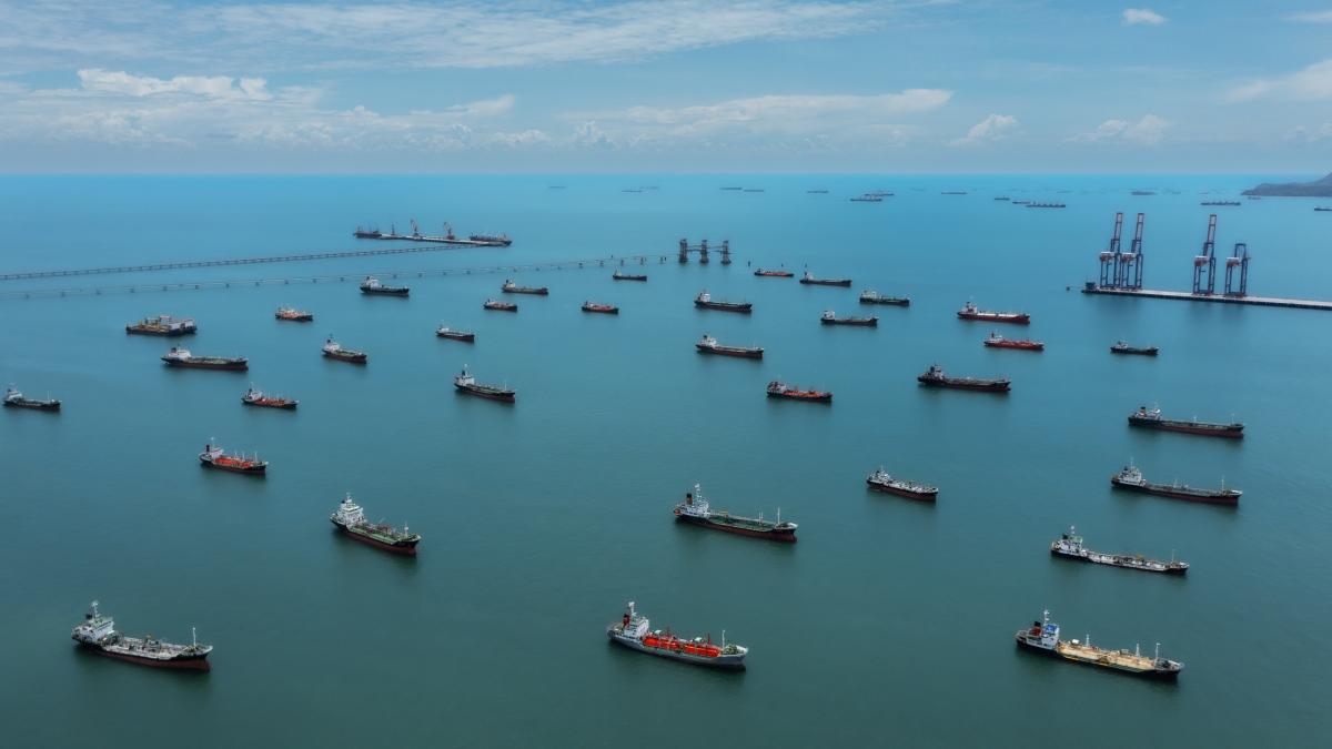 Mitroi: Criza petrolului e mai gravă! „Ciudățeniile” dau peste cap prețurile