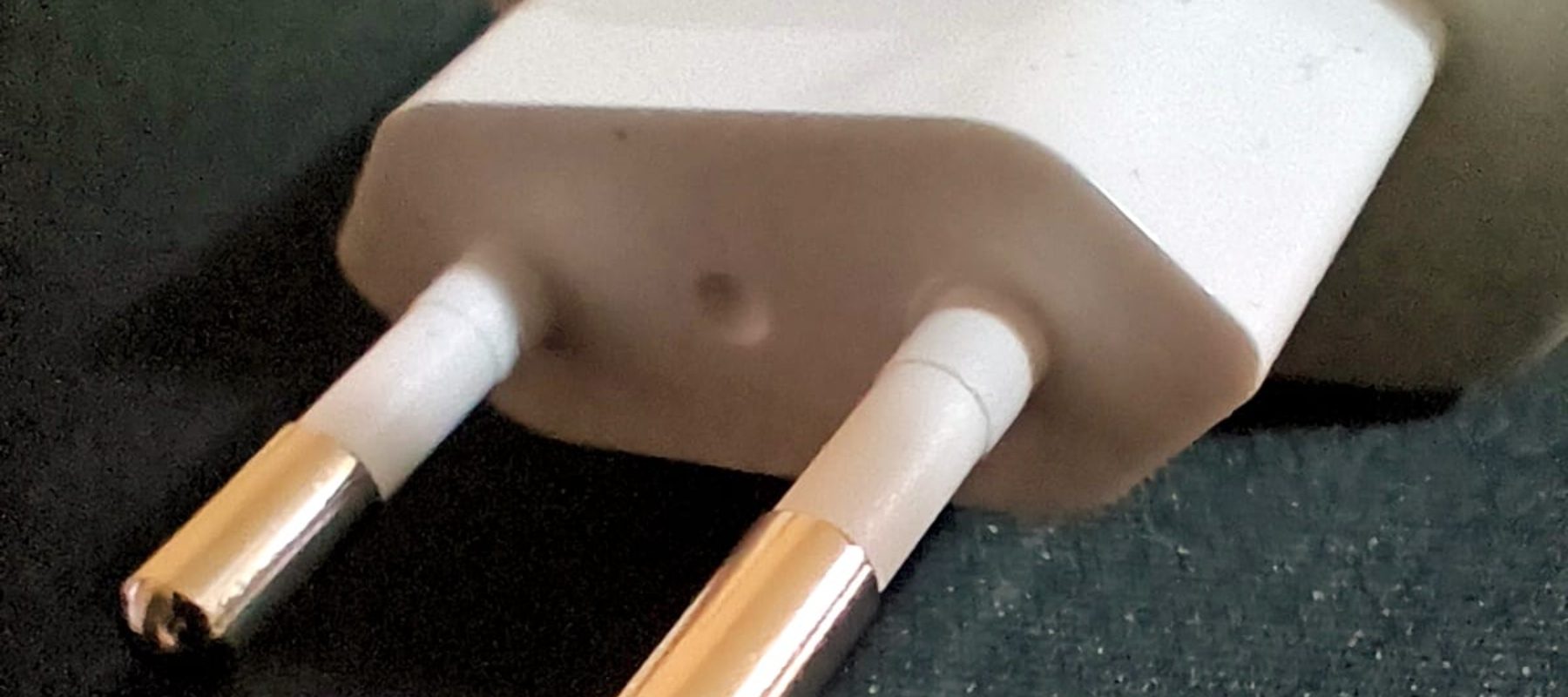 Aparatele „vampir” care îți golesc portofelul: Scoate-le din priză!