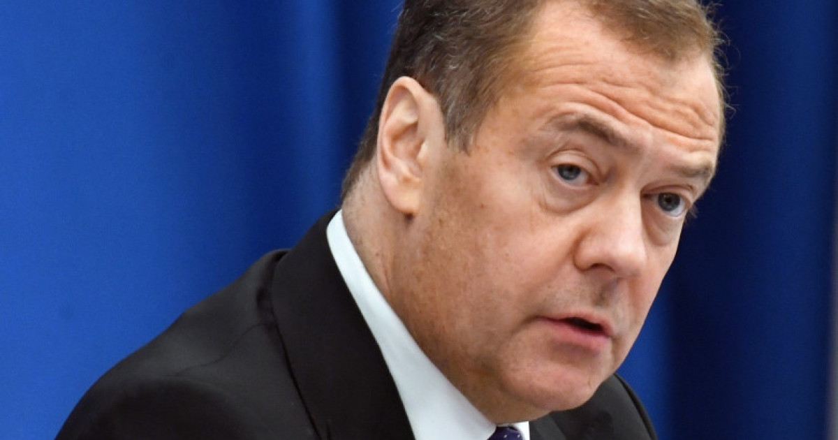 Medvedev, numit redactor-șef: Ce vrea Kremlinul cu noile manuale școlare rusești?