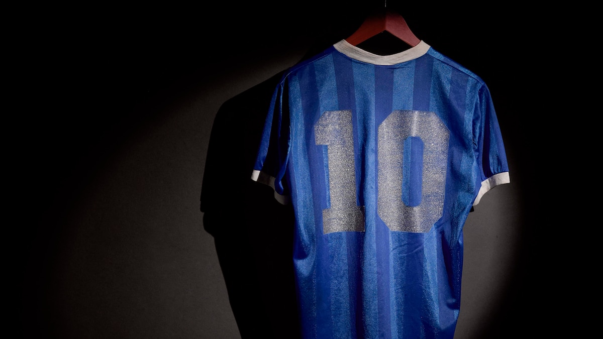 De la Maradona la Messi: Tricourile legende, de pe teren pe marele ecran