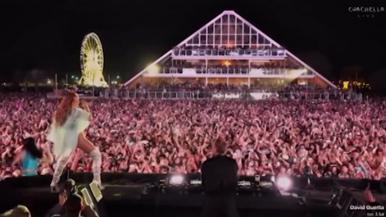 Jennifer Lopez, show incendiar la Coachella: Apariție-șoc pe scenă