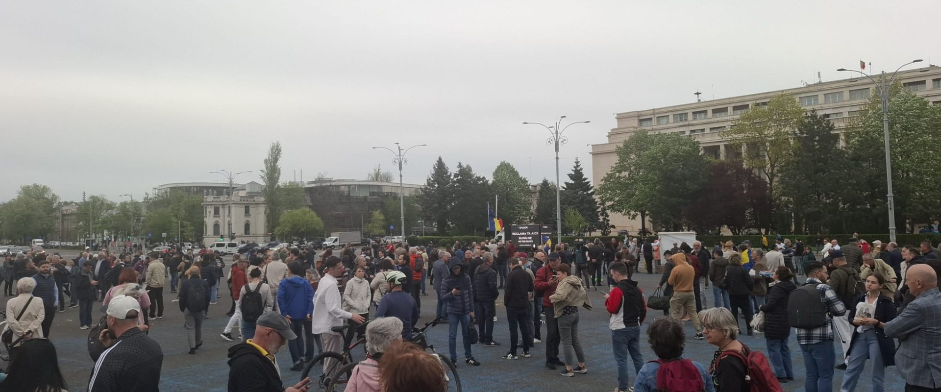 Proteste pro și contra Bolojan: Piața Victoriei versus sediul PSD din Kiseleff