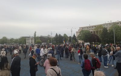 Proteste pro și contra Bolojan: Piața Victoriei versus sediul PSD din Kiseleff