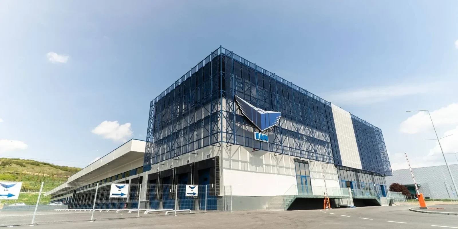 FAN Courier, OFICIAL: Toate agențiile închise! Ce se întâmplă în România