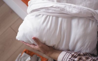 Cât de des trebuie SĂ SCHIMBI fața de pernă? Află răspunsul!