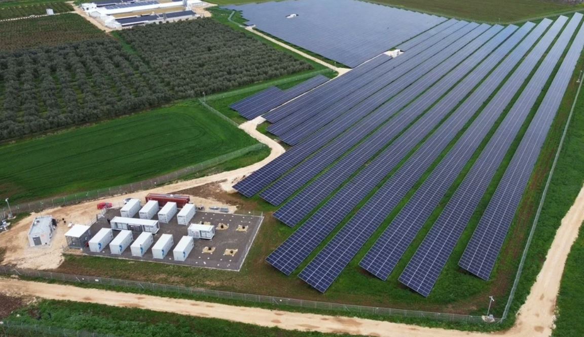 Brașov: Proiect pentru o nouă instalație de stocare a energiei electrice în județul Brașov, aprobat de ANRE Comitetul de Reglementare al Autorității Naționale de Reglementare în Energie (ANRE) va analiza la ședința din 7 aprilie proiectul de decizie privind acordarea autorizației de înființare pentru o instalație de stocare a energiei electrice (IS Părău 1)