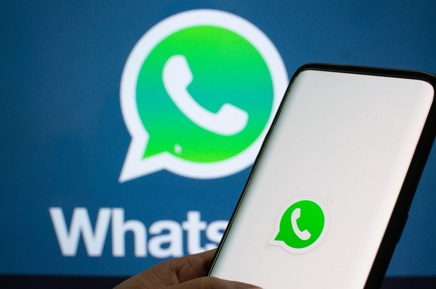 WhatsApp aduce funcții noi, de la gestionarea spațiului de stocare la editare foto cu inteligență artificială Aplicația de mesagerie WhatsApp introduce o serie de actualizări menite să îmbunătățească experiența utilizatorilor