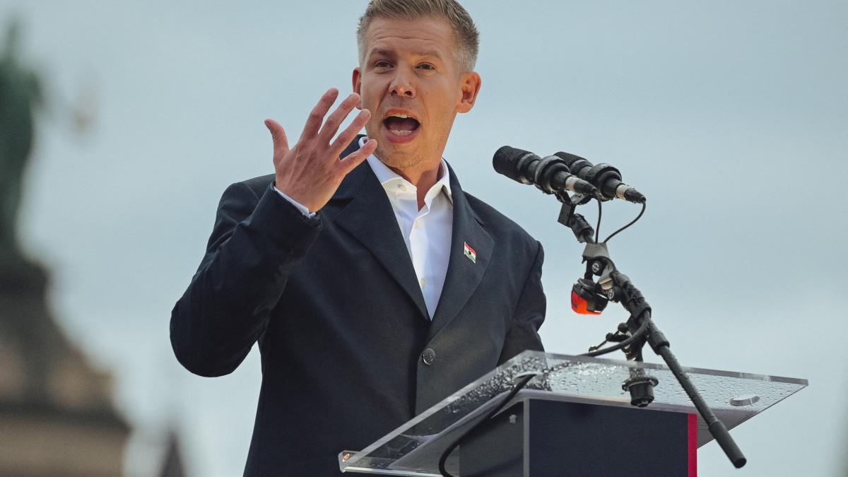 George Simion, dans macabru pe morminte. Magyar, despre trădarea lui Orban