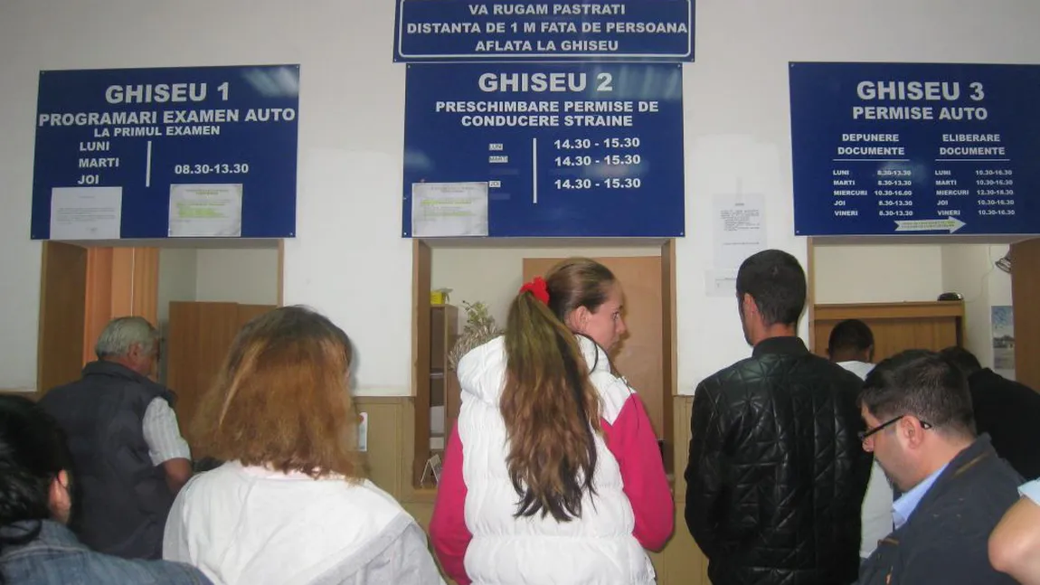 Românii, scutiți de cozi la ghișee: Statul verifică actele cetățenilor