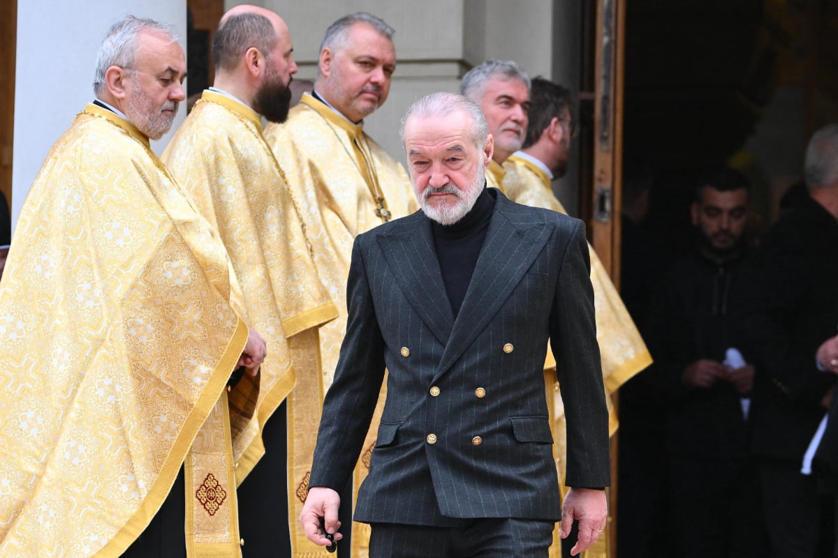 Becali, prins cu viteză spre biserică: Radarul i-a luat carnetul pe Șos. Pipera