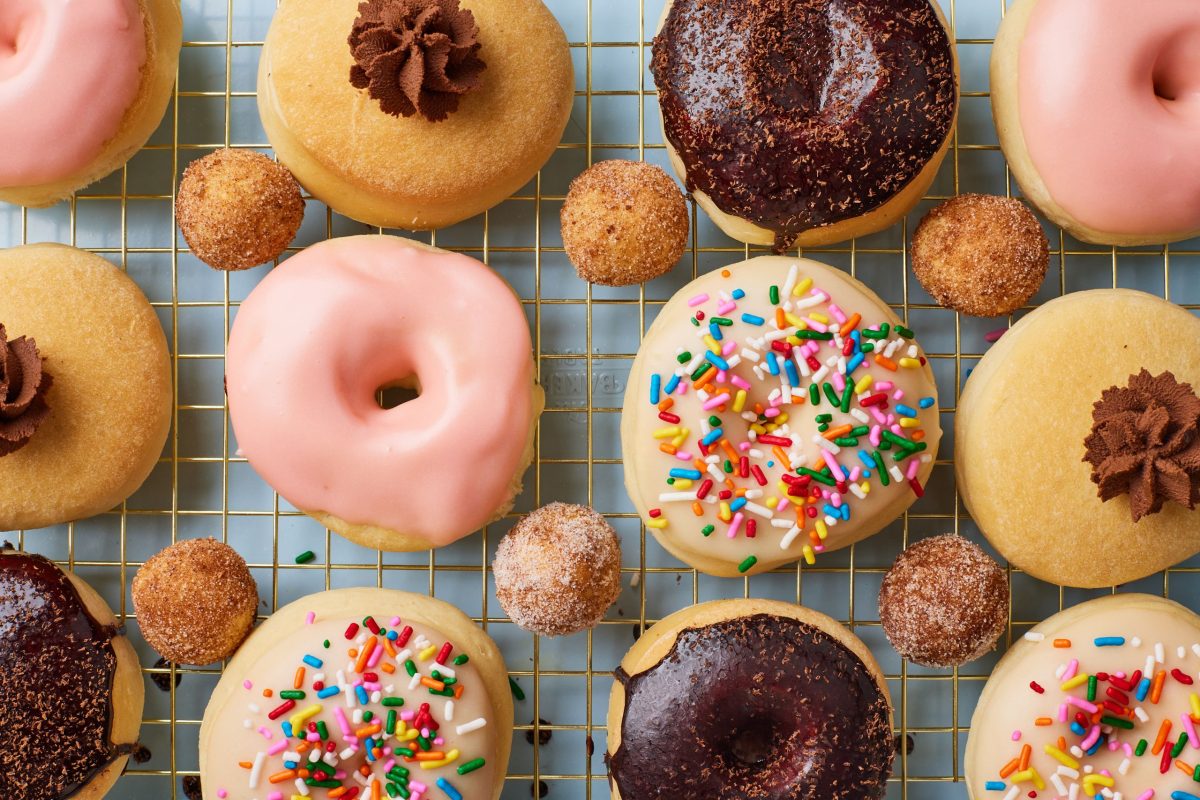 Gogoșeria-vedetă, falimentată: Cozi de sute de metri, acum uși închise