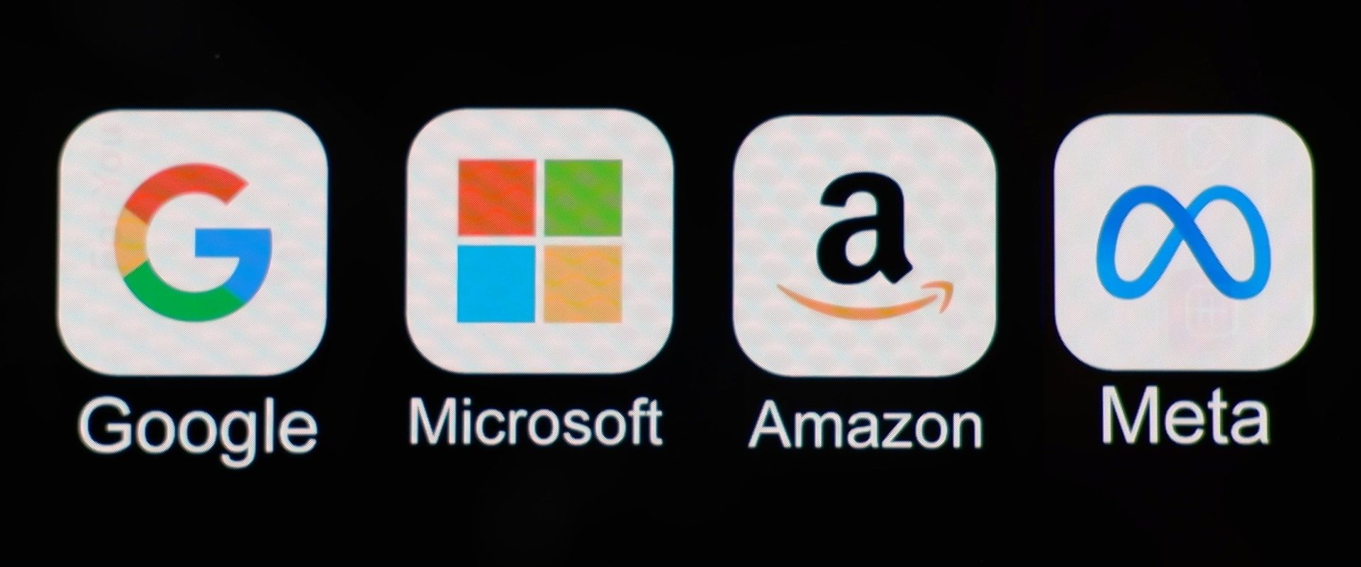 Statele americane bagă frâna în afacerile giganților tech: Google, Microsoft, amazon și meta