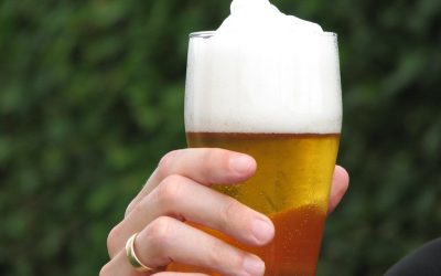 Berea zilnică te poate distruge: Află ce schimbări suferă corpul tău