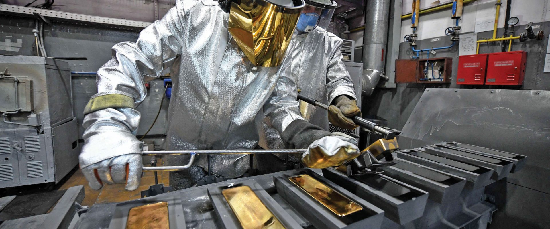 Prețul aurului a atins noi recorduri, alimentând îngrijorări globale privind stabilitatea financiară